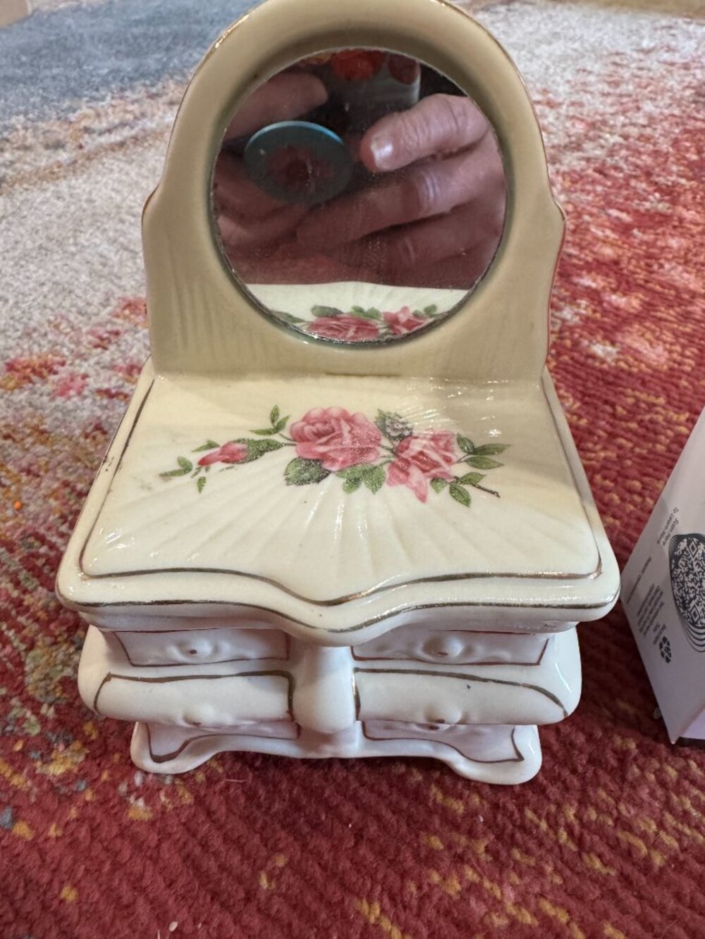 🌺Vintage 1970s Victorian Ceramic Mirrored Dresser Trinket Box🌸🌺 - Picture 5 of 11